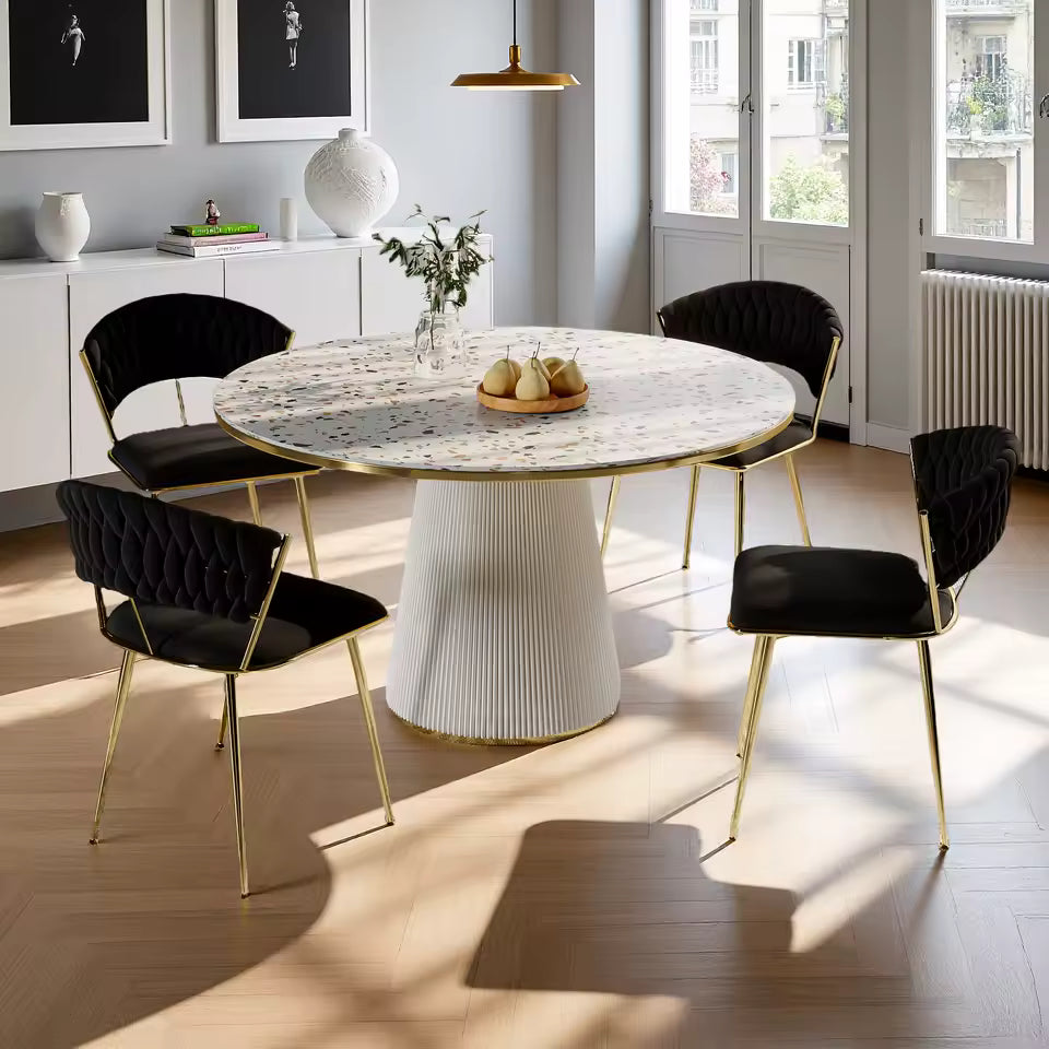 Duas Cadeiras de Jantar com Encosto Circular Trançado